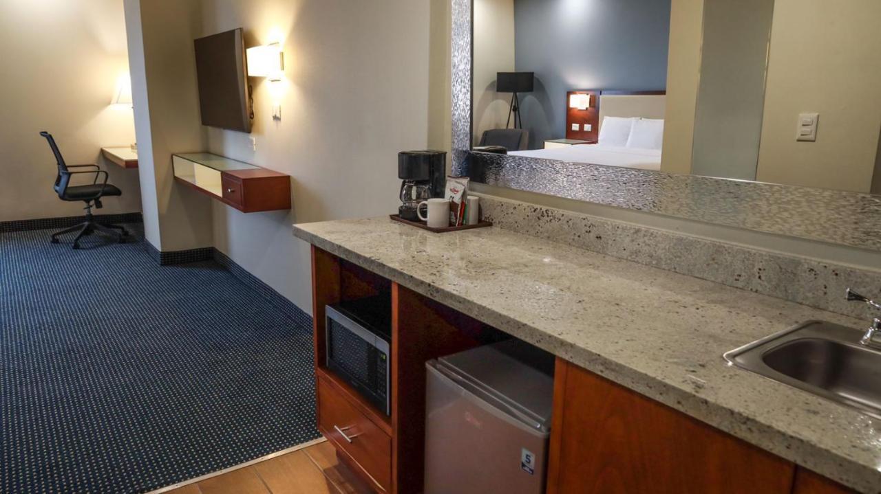 Best Western Santorin Ciudad Victoria Exterior photo